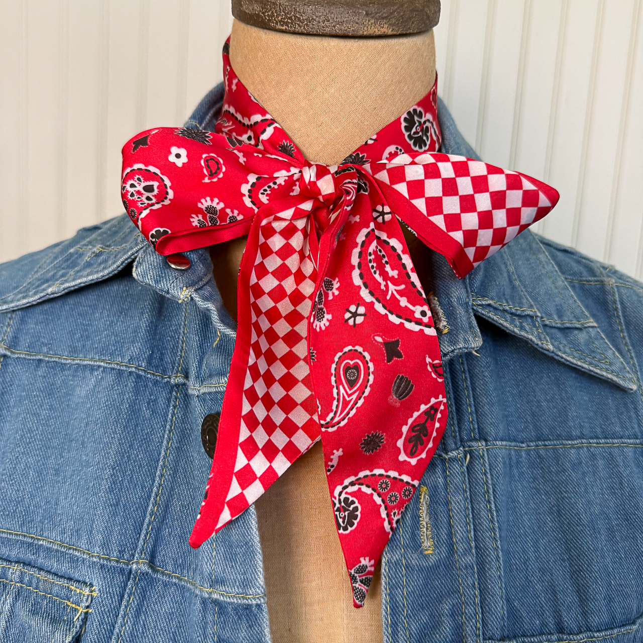 Twilly - Luck Be A Paisley