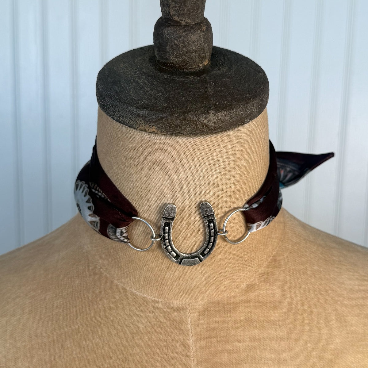 Slide - Tie One On Horseshoe